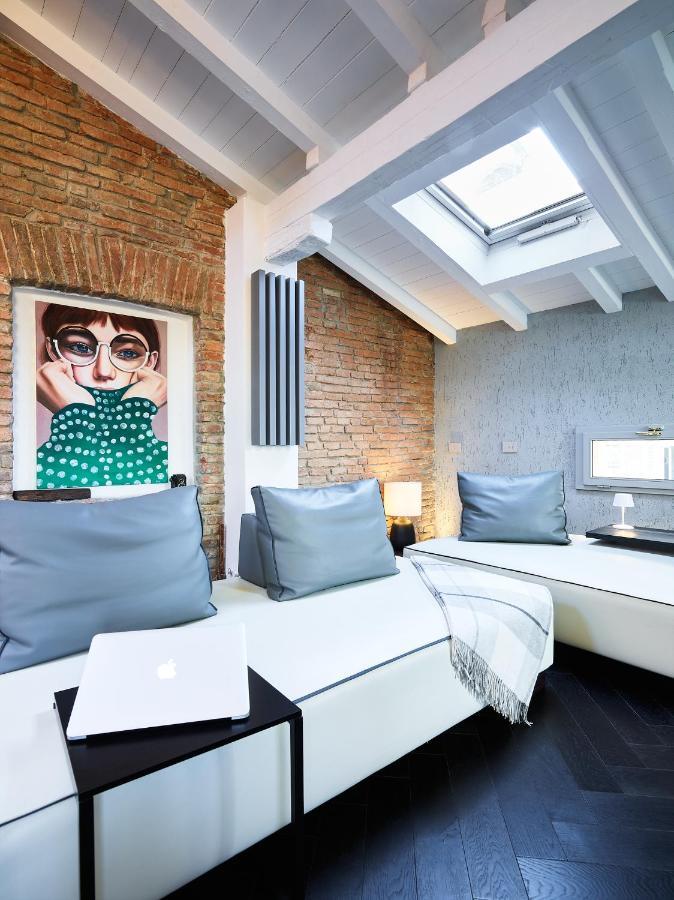 Oberdan Suite Appartamento Nel Cuore Di Болонья Экстерьер фото